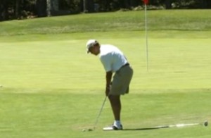 Obama plays golf