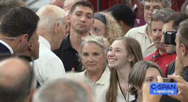 Biden crowd in PA with no masks